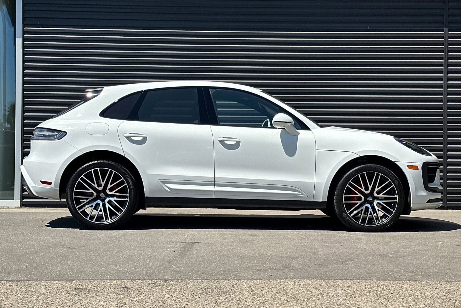 Certified 2023 Porsche Macan S image 9