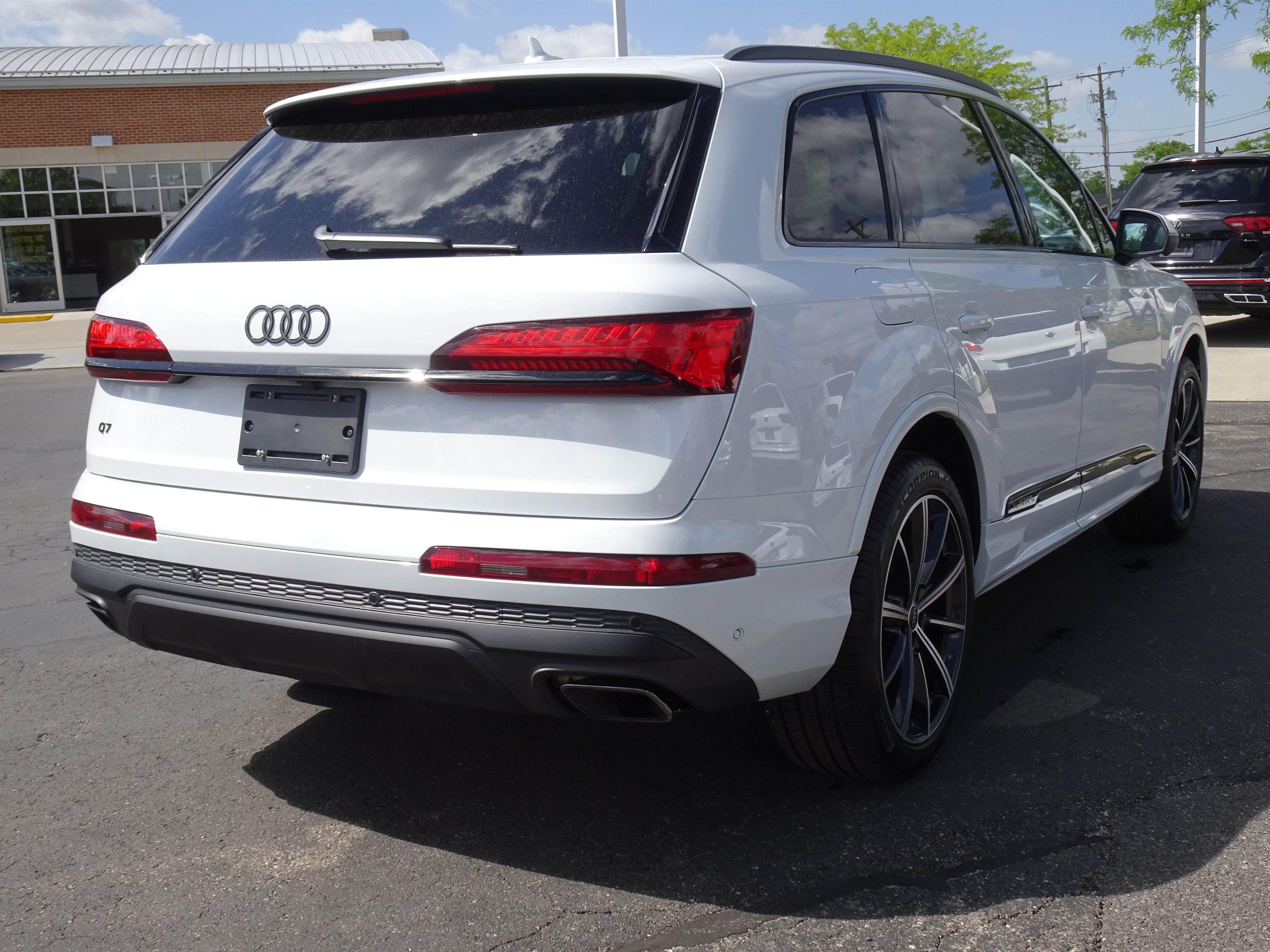 Certified 2025 Audi Q7 2.0T Premium Plus w/ Premium Plus Package AWD/4WD image 5