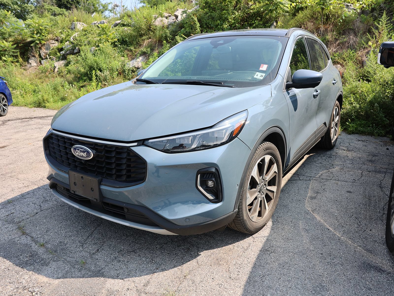 Certified 2023 Ford Escape Platinum w/ Premium Technology Package AWD/4WD image 3