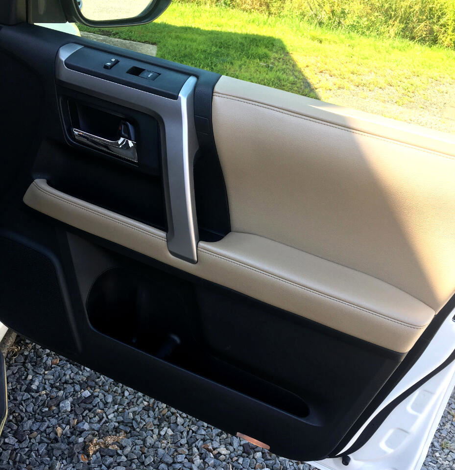 Used 2016 Toyota 4Runner Limited image 15