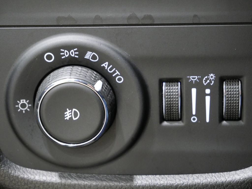 Used 2022 Jeep Grand Cherokee L Overland w/ Luxury Tech Group IV image 16