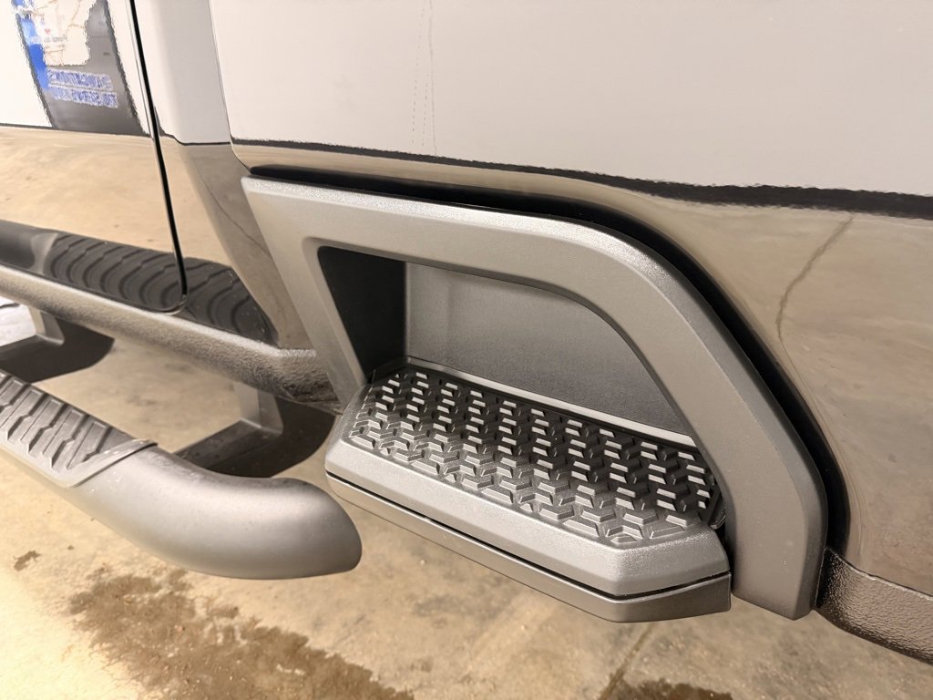 Used 2024 Chevrolet Silverado 2500 LT w/ Midnight Edition image 19