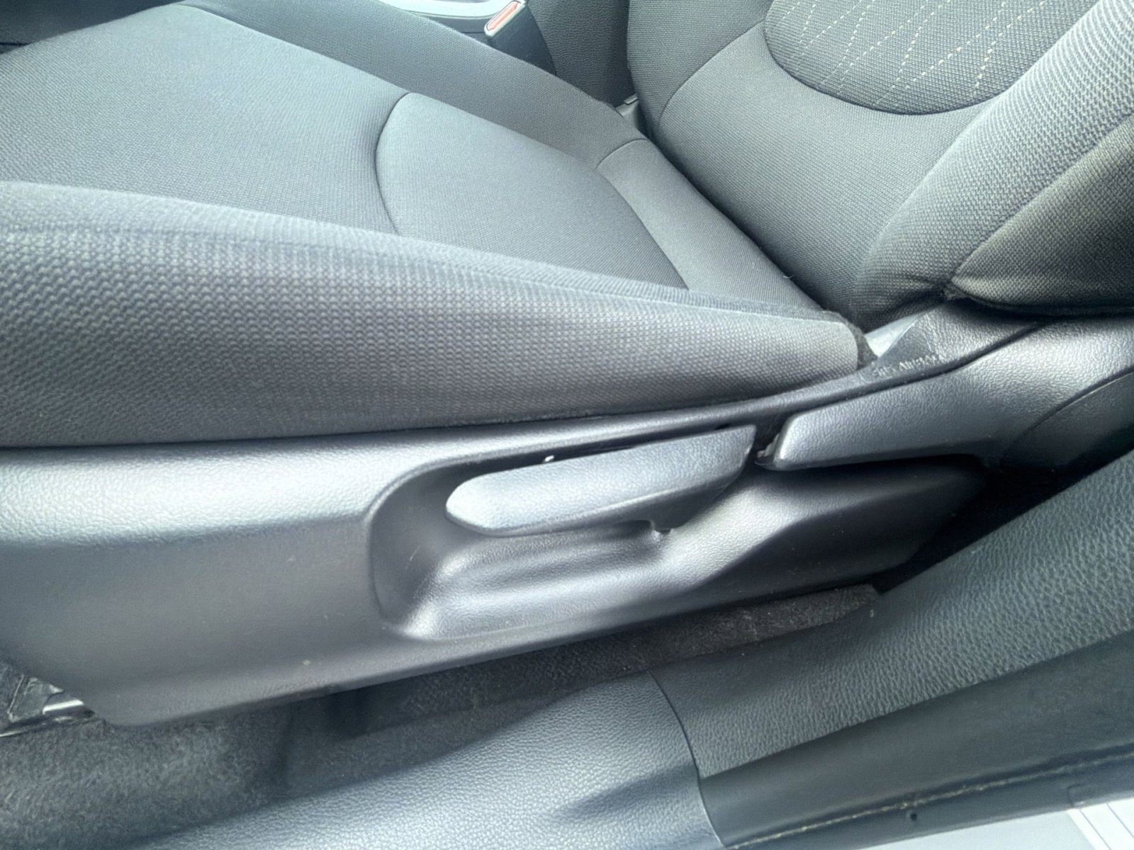 Used 2022 Toyota Corolla Cross LE image 14