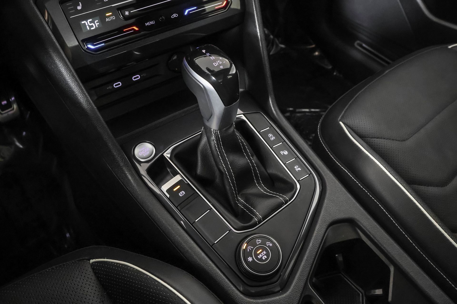 Used 2024 Volkswagen Tiguan SEL R-Line image 35