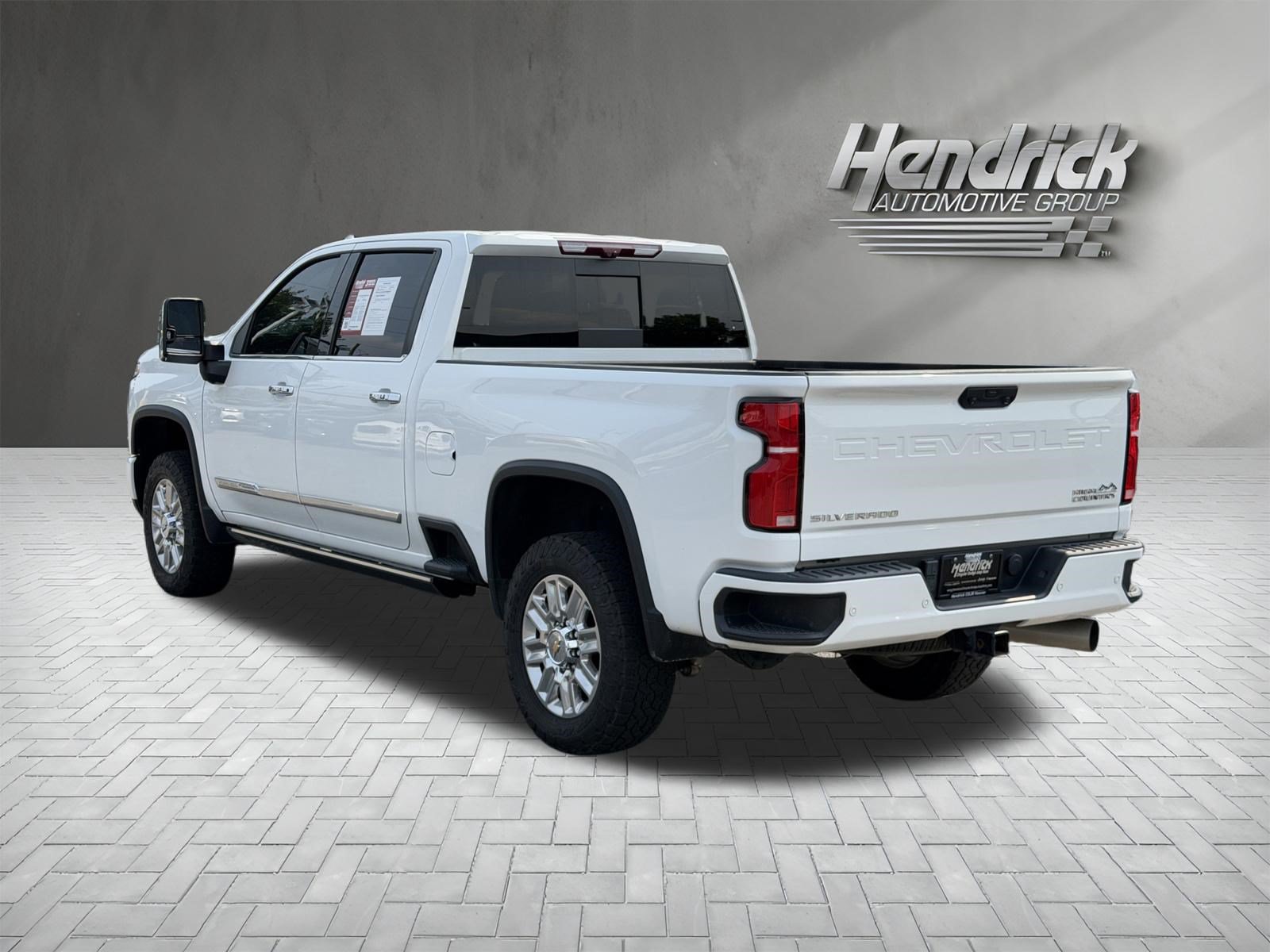Used 2024 Chevrolet Silverado 2500 High Country w/ High Country Premium Package AWD/4WD image 8