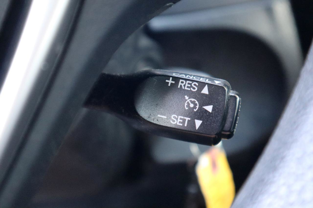 Used 2015 Toyota Corolla LE FWD image 51