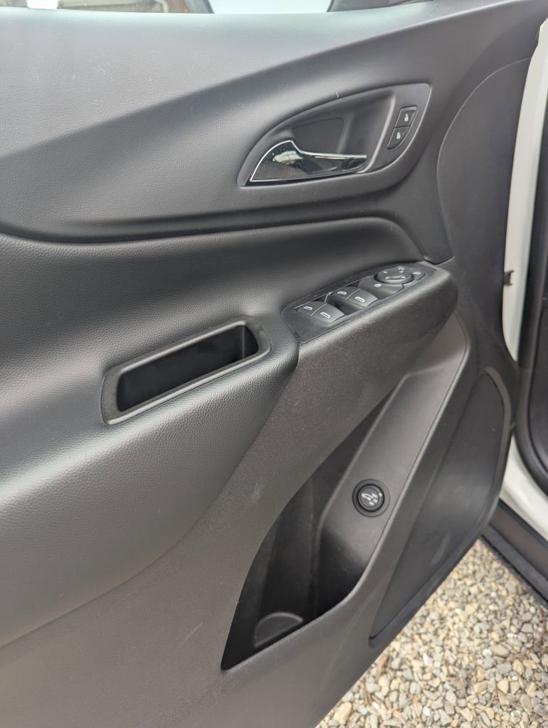 Used 2019 Chevrolet Equinox LT w/ Driver Convenience Package image 9