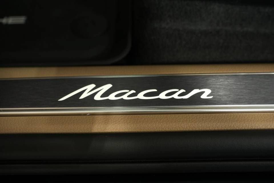 New 2026 Porsche Macan AWD/4WD image 32