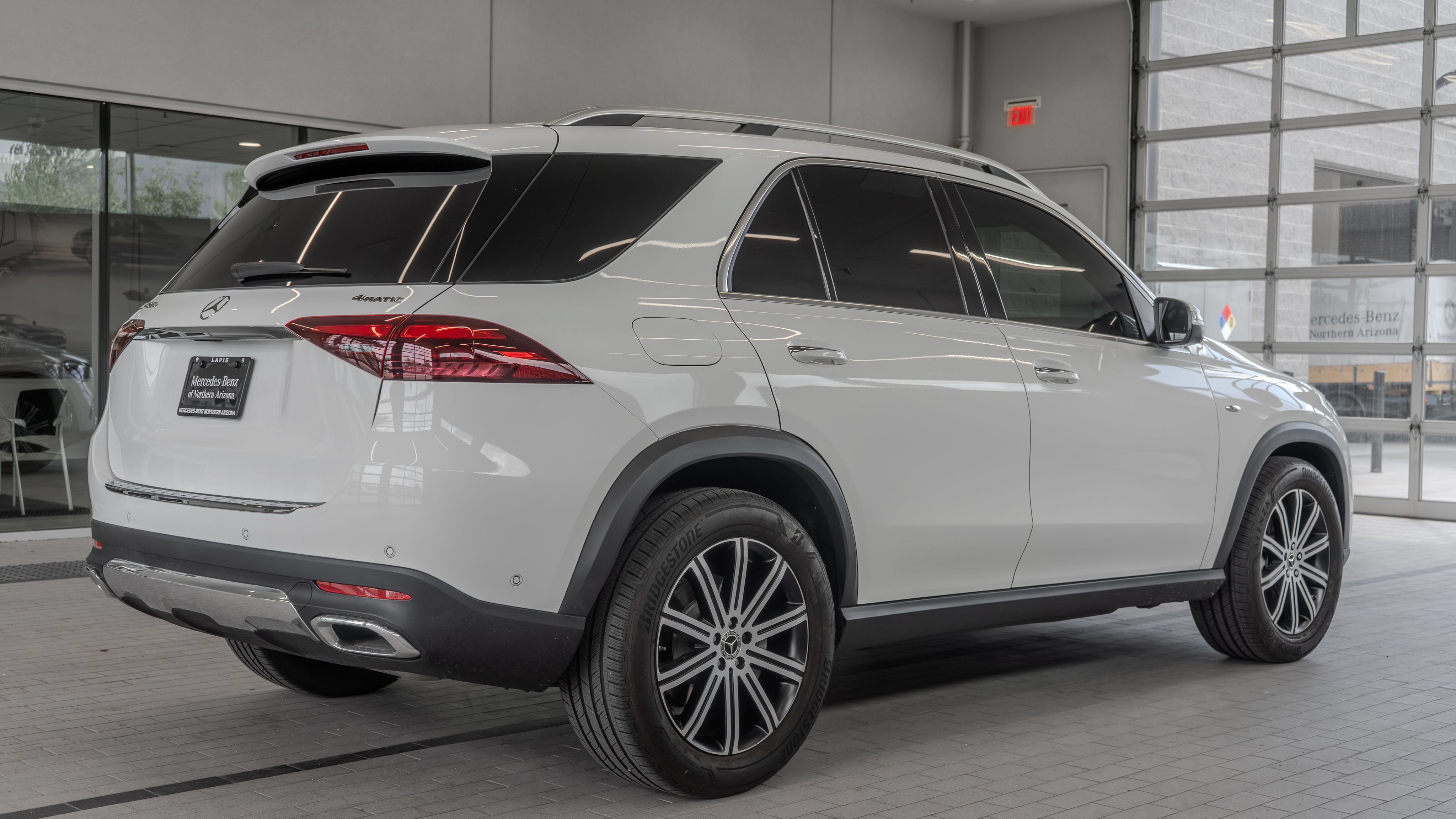 Certified 2025 Mercedes-Benz GLE 450e 4MATIC w/ Driver Assistance Package image 30