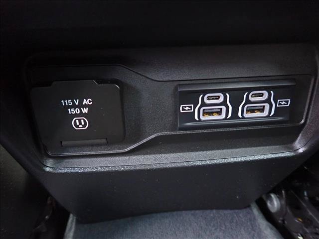 Used 2023 Jeep Grand Cherokee Summit w/ Advanced Protech Group IV AWD/4WD image 11