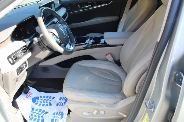 Certified 2023 Lincoln Nautilus Reserve w/ Equipment Group 201A image 15