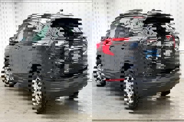 Certified 2022 GMC Terrain SLE w/ Driver Convenience Package image 11