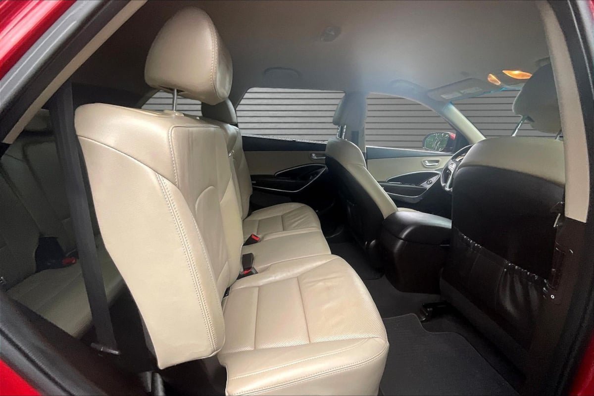 Used 2015 Hyundai Santa Fe GLS w/ Option Group 02 AWD/4WD image 24