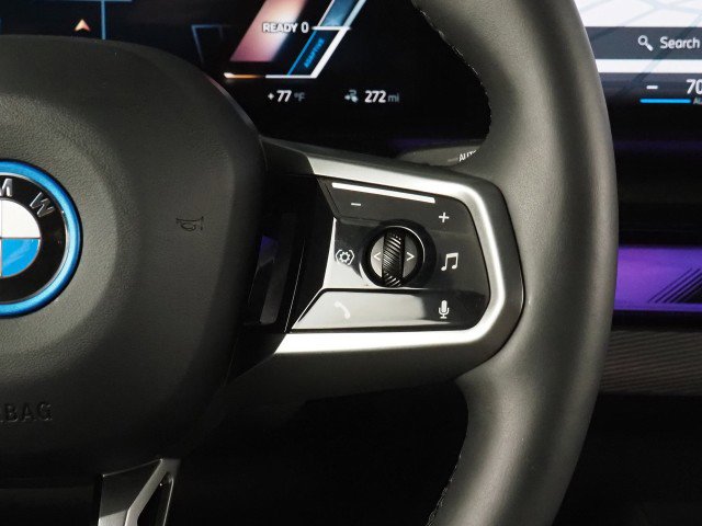 Used 2025 BMW i5 eDrive40i w/ M Sport Package image 26