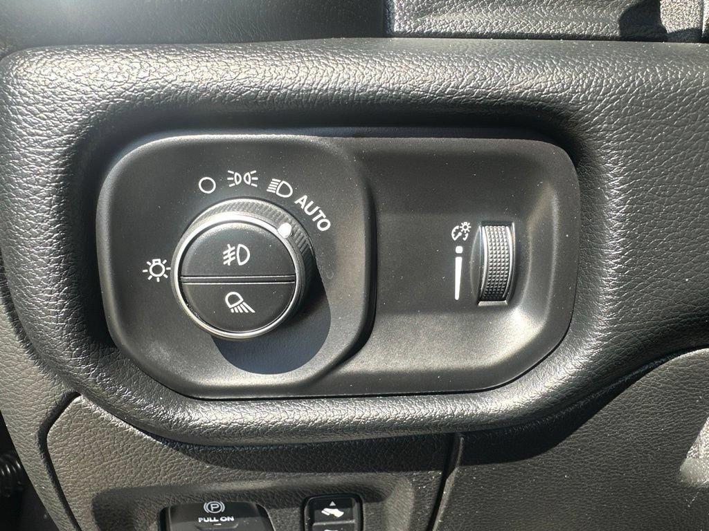 Used 2020 RAM 1500 Big Horn AWD/4WD image 17