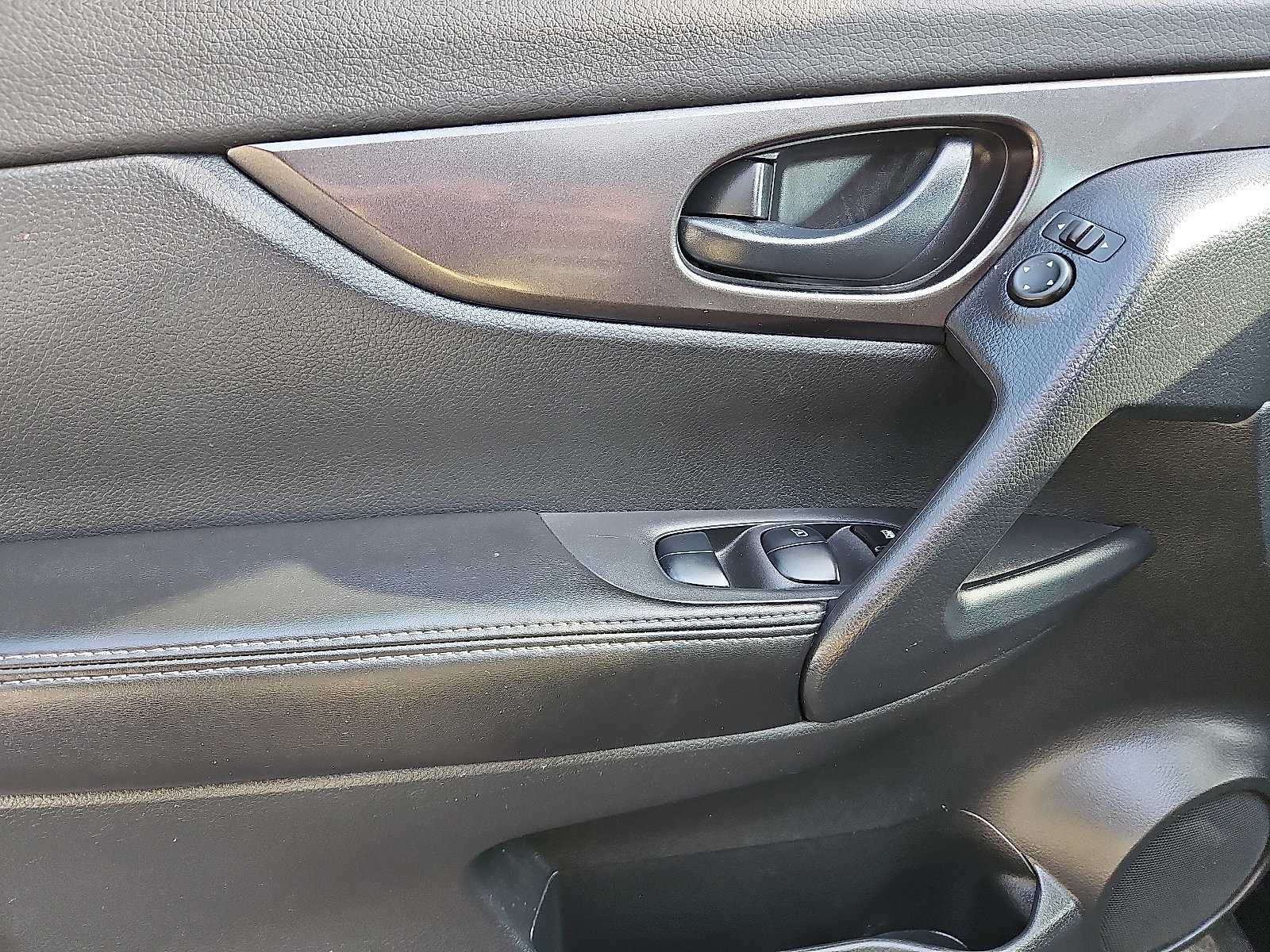 Certified 2022 Nissan Rogue Sport S image 12