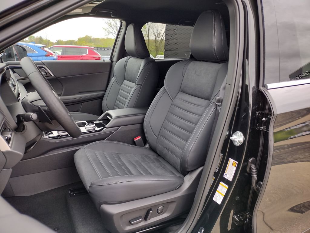 New 2026 Mitsubishi Outlander LE AWD/4WD image 7