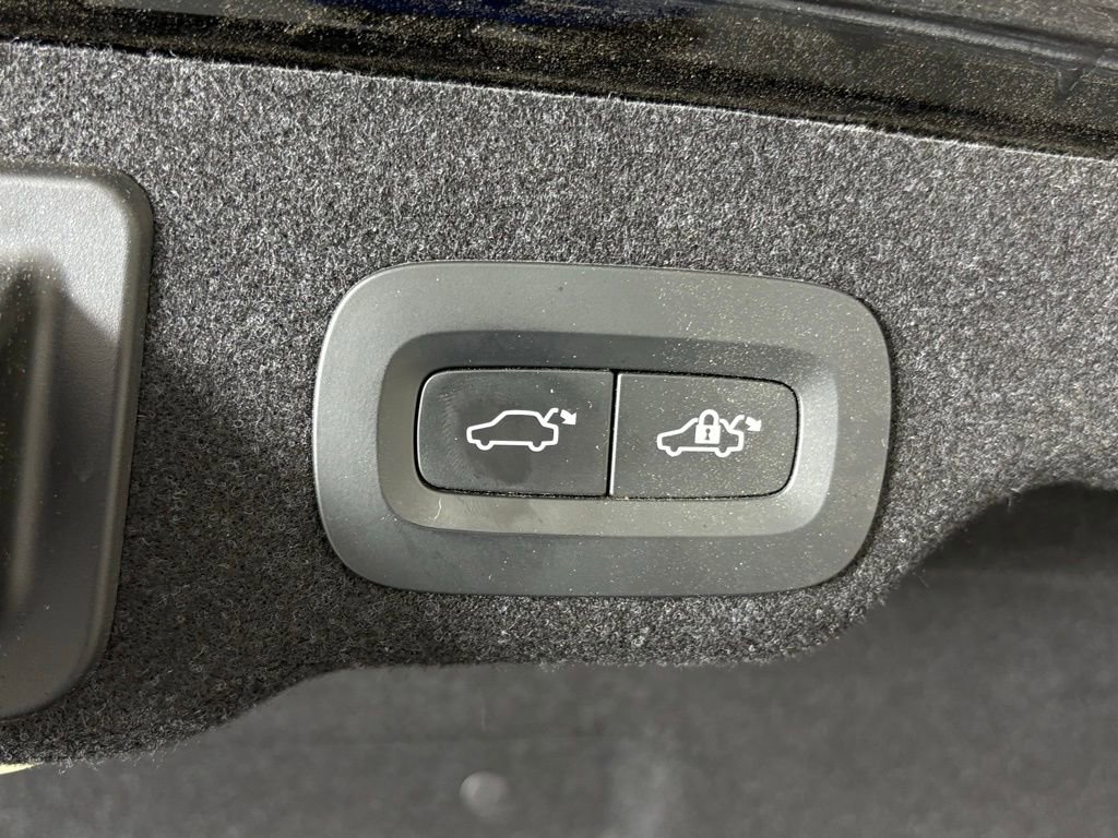 Used 2018 Volvo S90 T5 Momentum w/ Convenience Package image 37