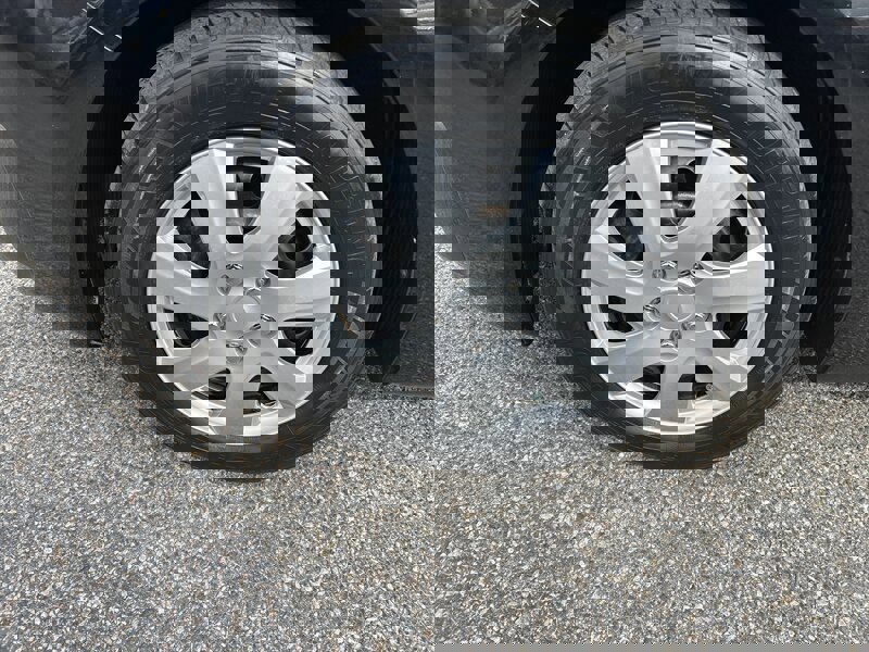 Used 2017 Kia Forte LX image 7