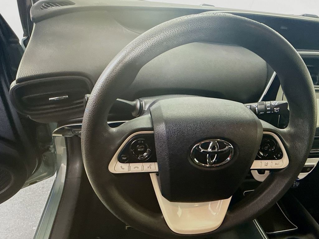 Used 2017 Toyota Prius Two w/ Prius Two Safety Plus Package FWD image 11