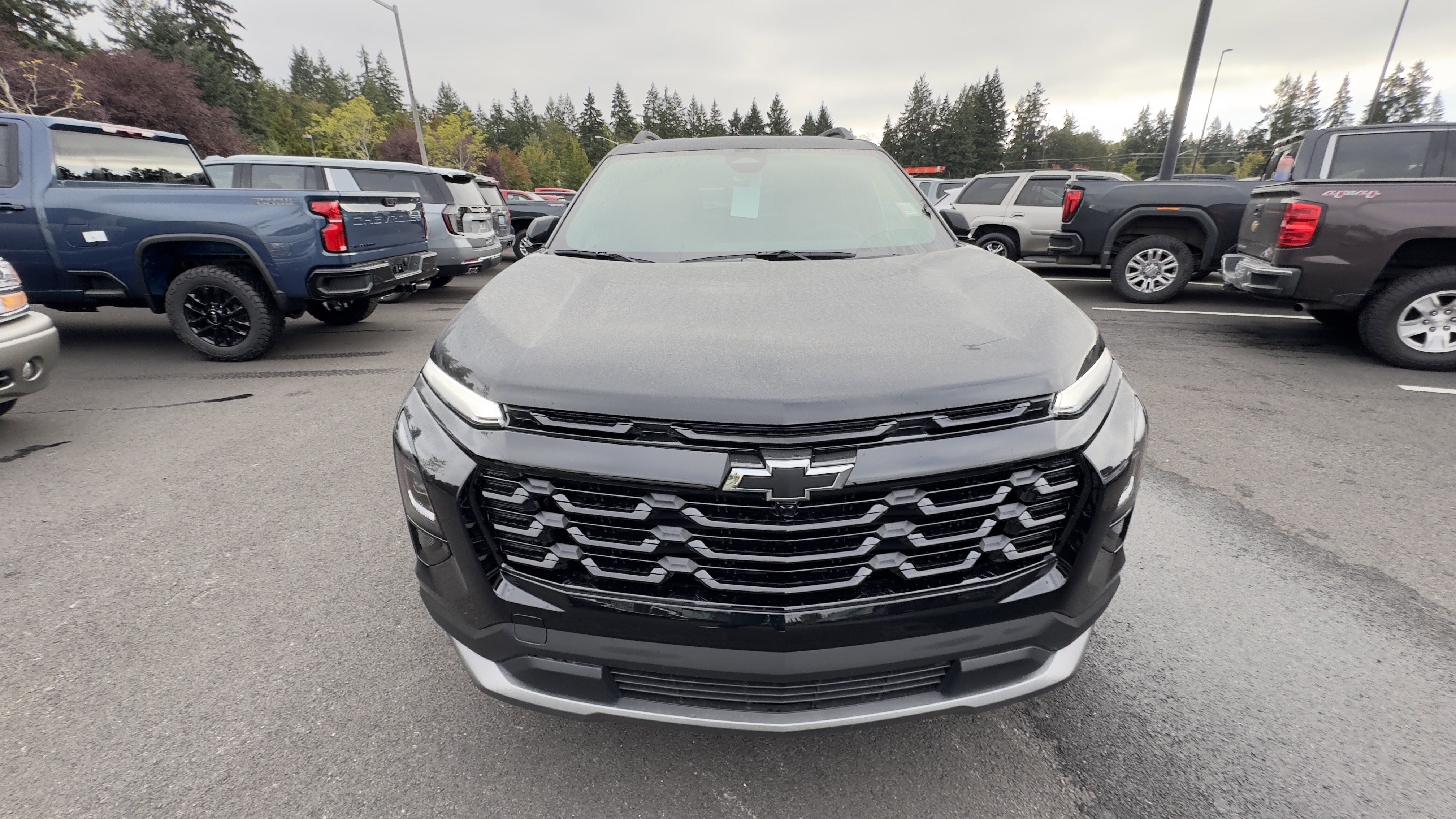 New 2026 Chevrolet Equinox LT w/ Midnight Edition image 3