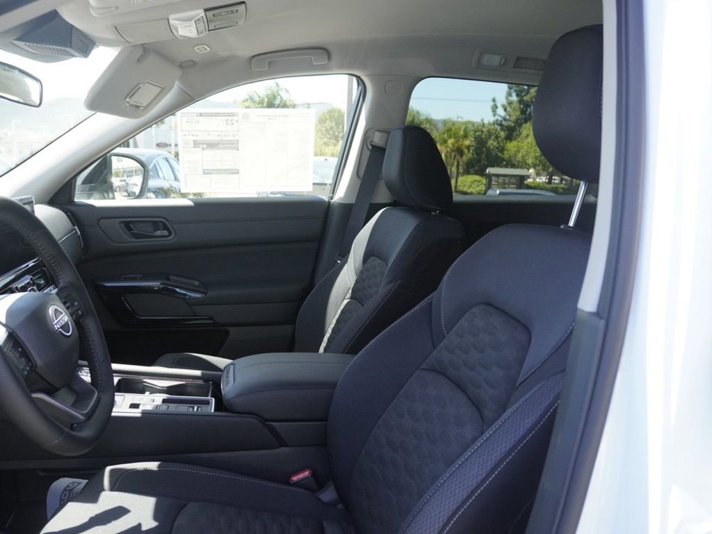 New 2026 Nissan Pathfinder SV image 17