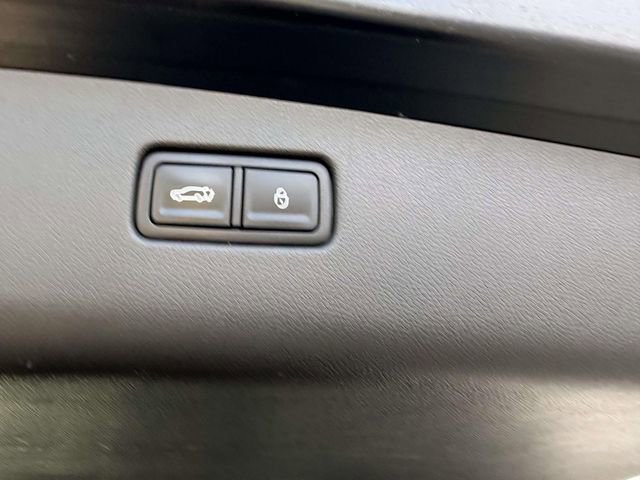 Used 2022 Genesis GV70 2.5T w/ Advanced Package image 8