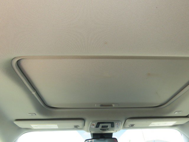 Used 2025 Toyota Sienna XLE FWD image 21