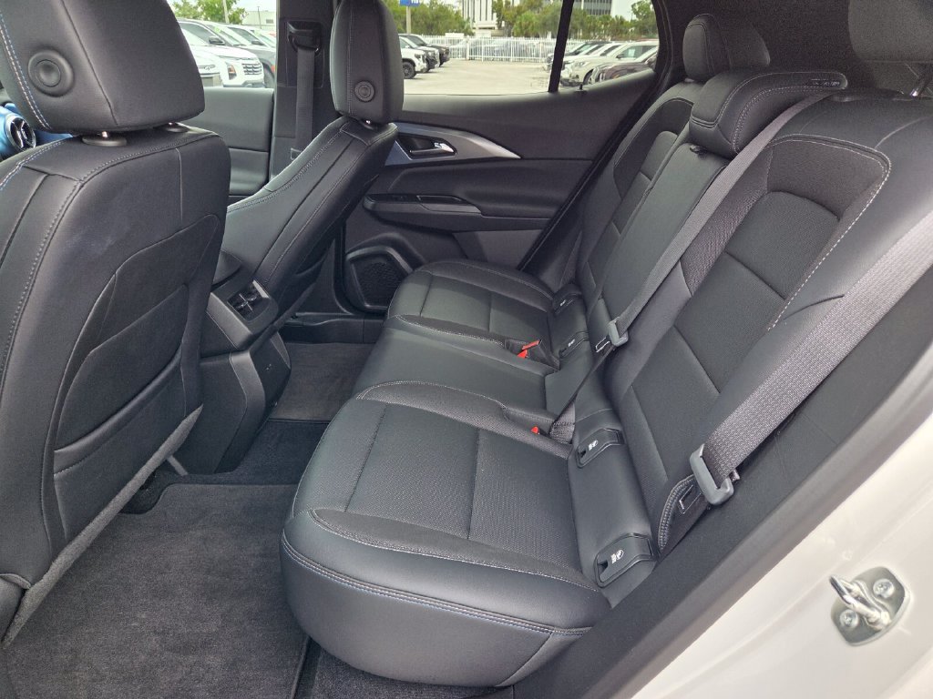 Certified 2024 Chevrolet Equinox EV LT FWD image 7