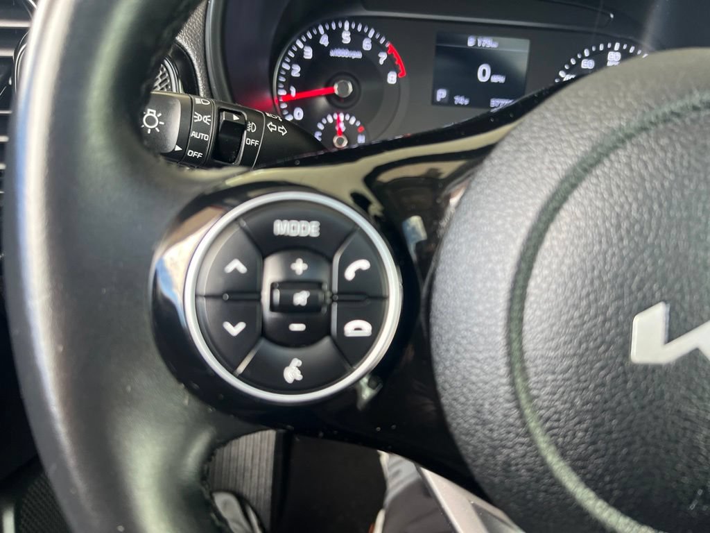 Certified 2022 Kia Soul GT-Line FWD image 61