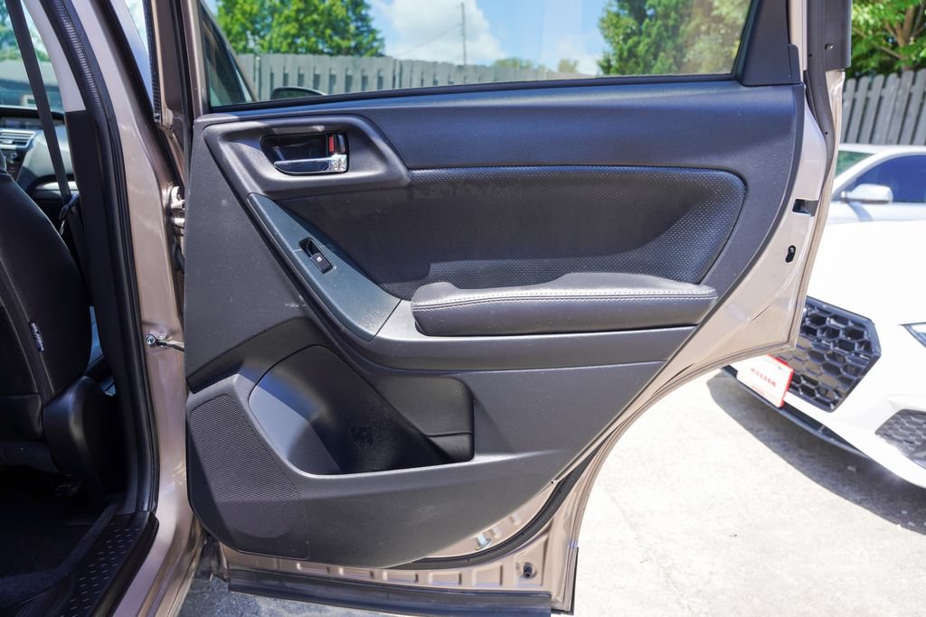 Used 2016 Subaru Forester 2.5i Limited AWD/4WD image 30