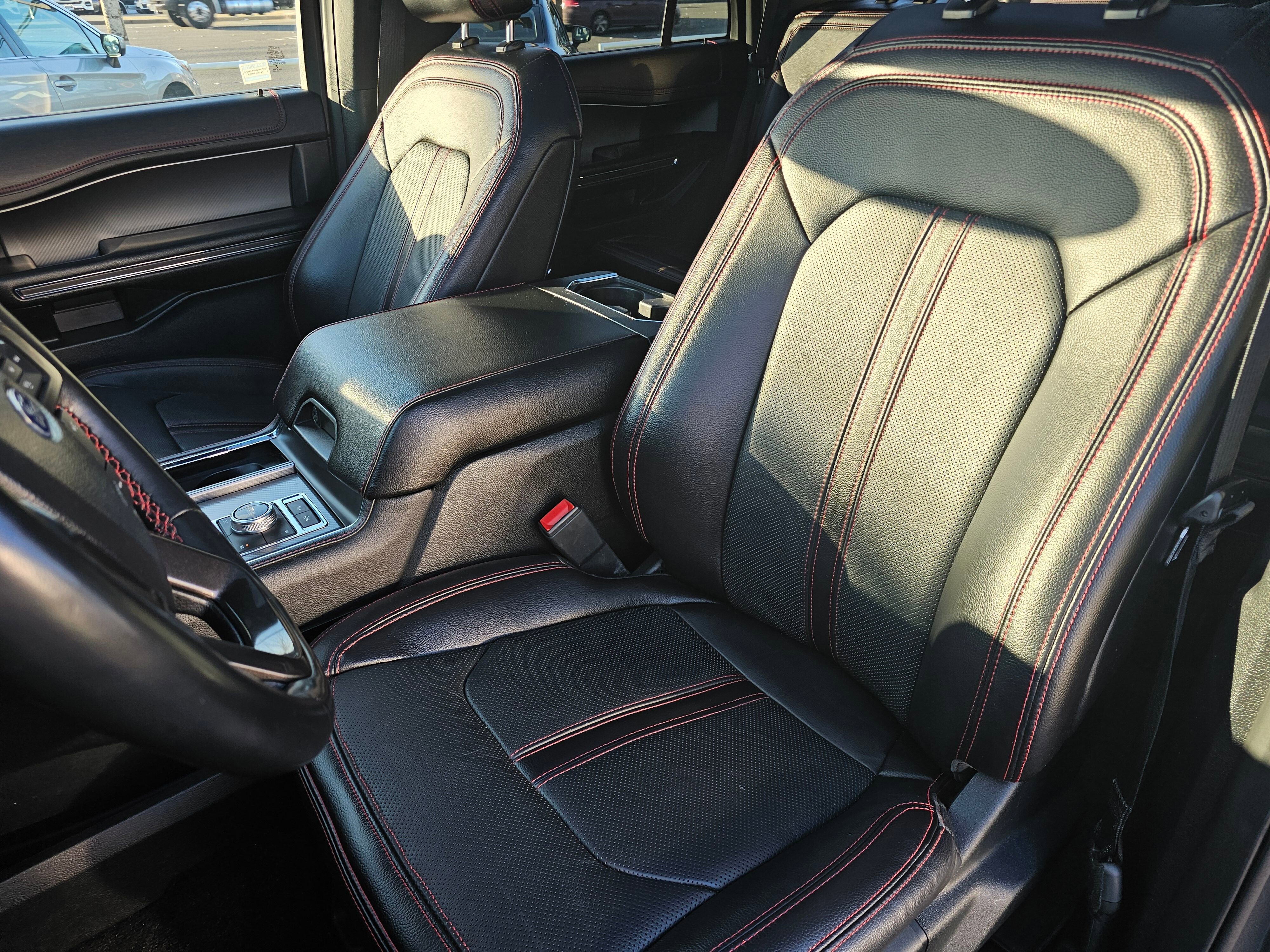 Used 2021 Ford Expedition Limited image 23