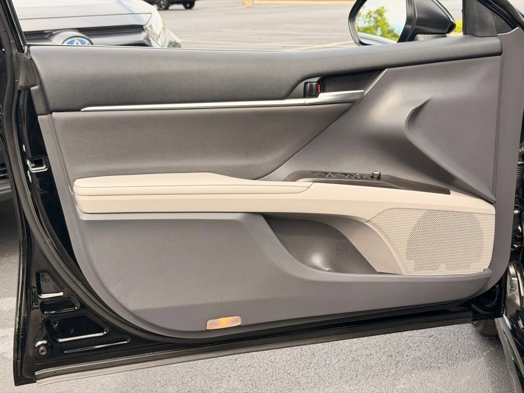 Used 2023 Toyota Camry XSE FWD image 21