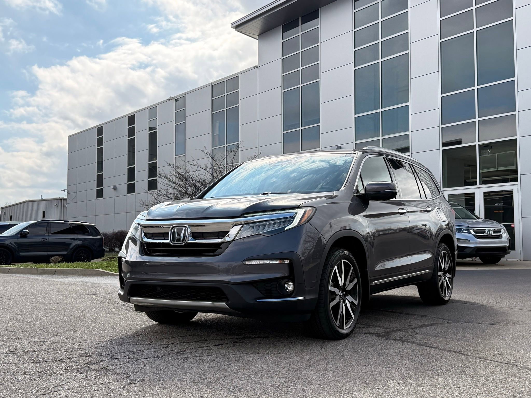 Used 2020 Honda Pilot Elite image 2