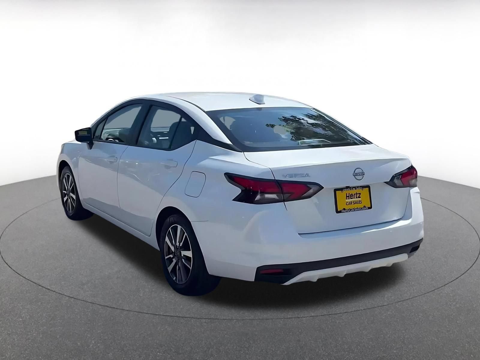 Used 2025 Nissan Versa SV FWD image 9