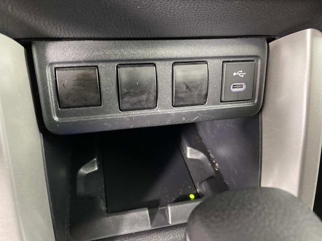 Used 2024 Toyota Corolla Cross AWD Hybrid w/ Moonroof Package image 20