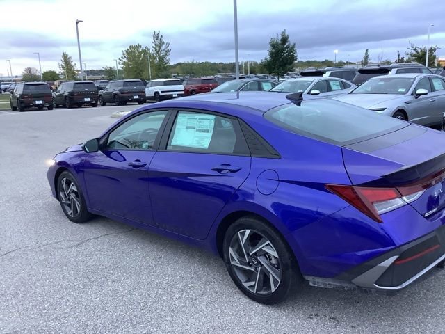 Certified 2025 Hyundai Elantra Sport image 4