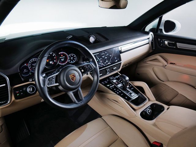 Certified 2023 Porsche Cayenne Platinum Edition image 19