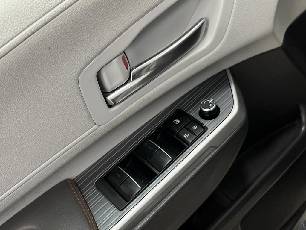 Used 2024 Toyota Sienna XSE image 29