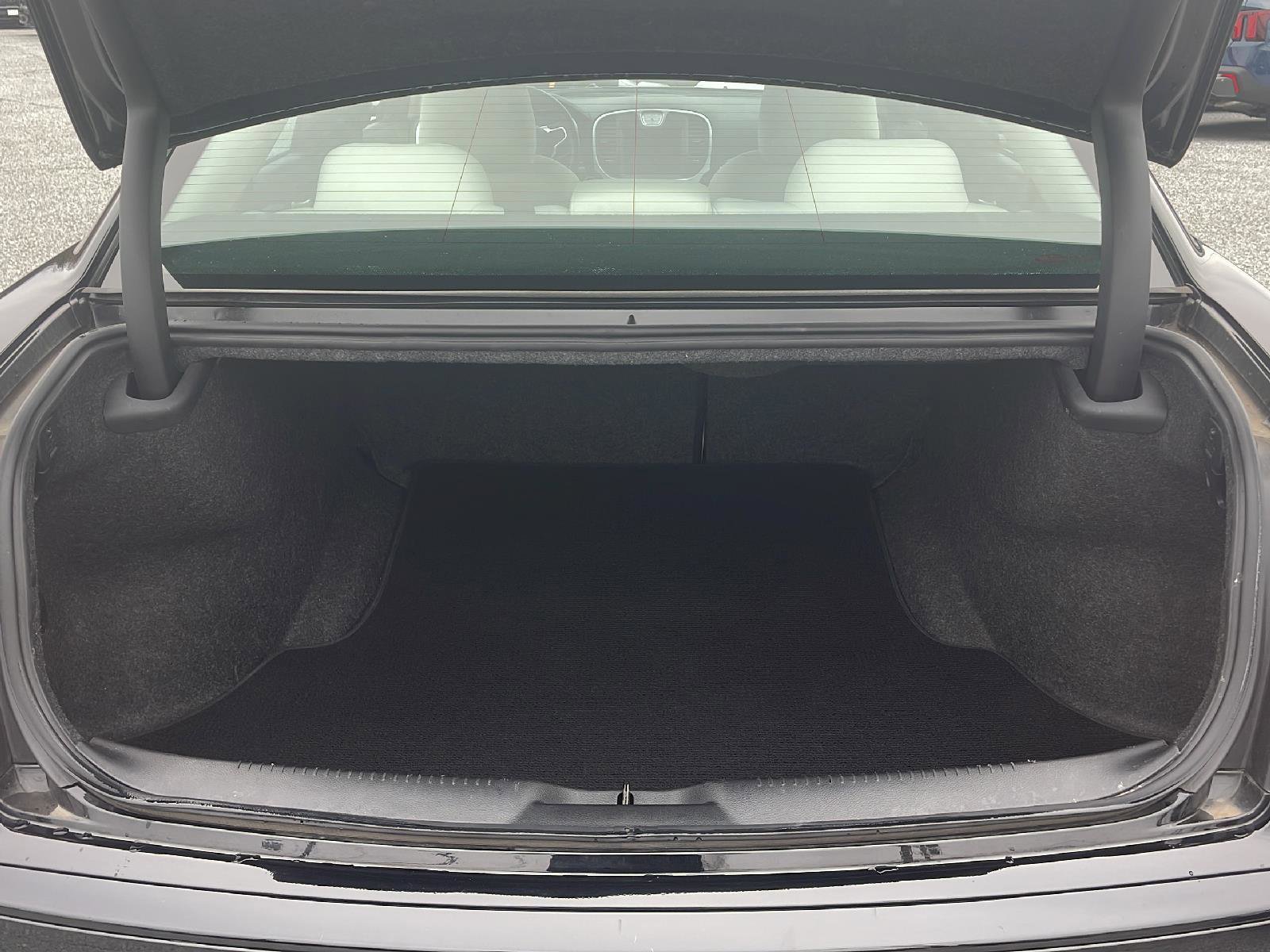 Used 2022 Chrysler 300 Touring w/ Sport Appearance Package image 20