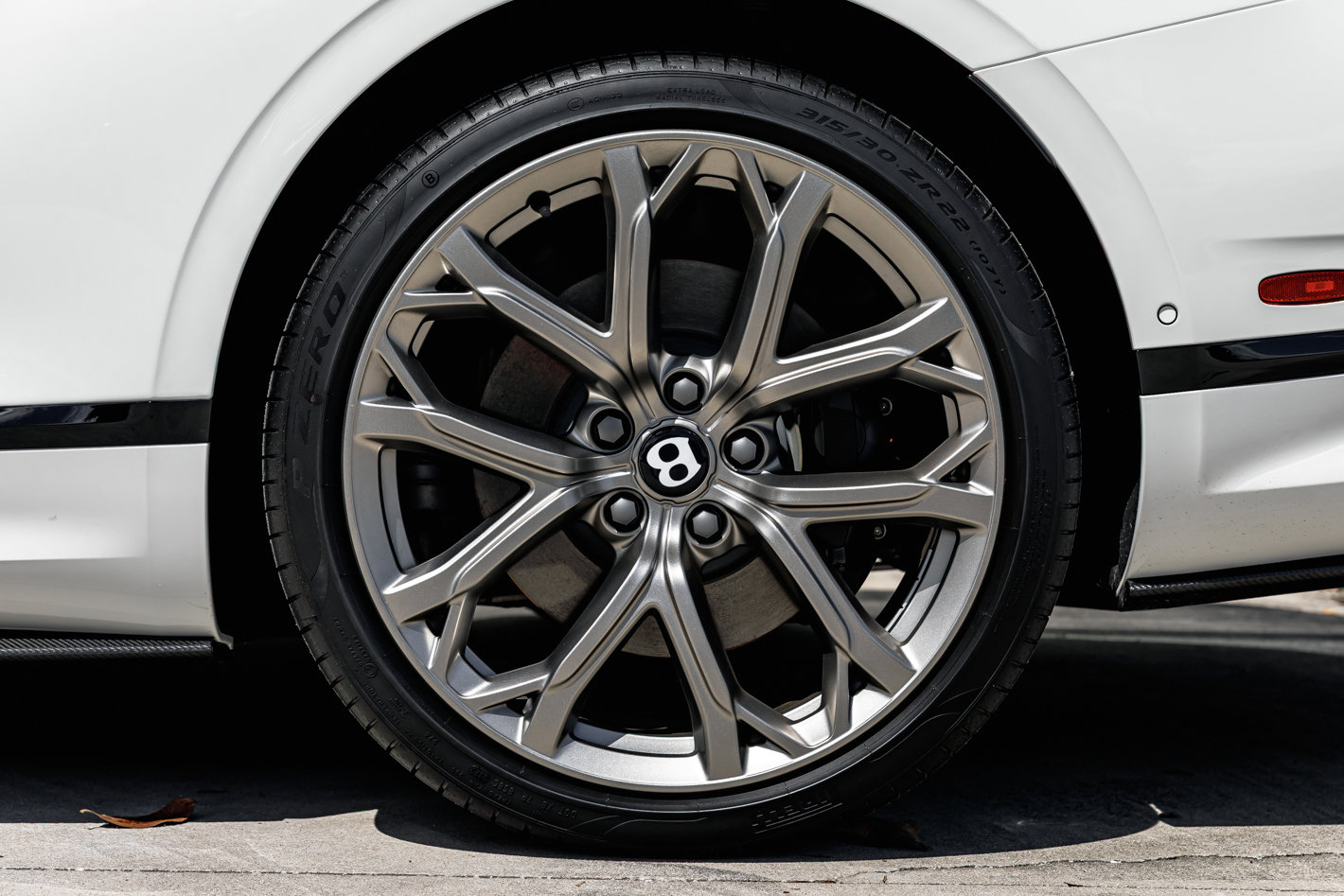 Used 2024 Bentley Continental GT V8 image 21