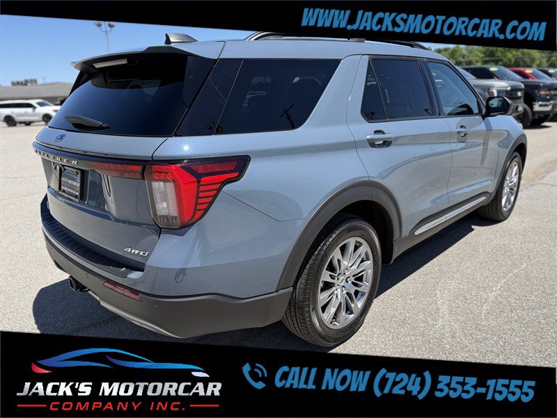 Used 2025 Ford Explorer Active w/ Active Comfort Package AWD/4WD image 3