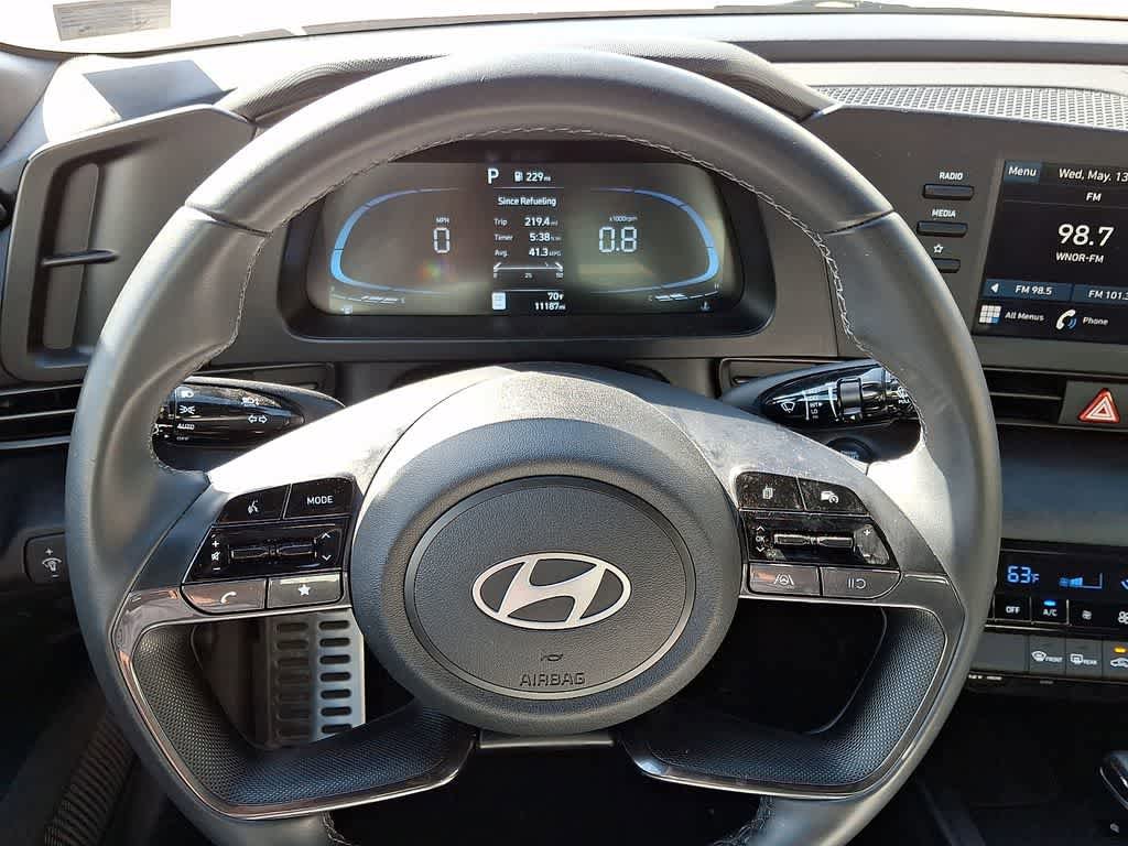Used 2025 Hyundai Elantra Sport FWD image 18
