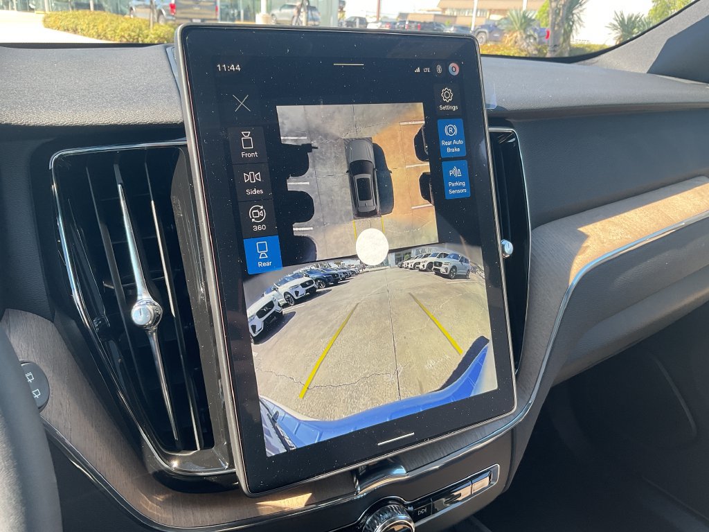 New 2027 Volvo XC60 B5 Plus AWD/4WD image 28