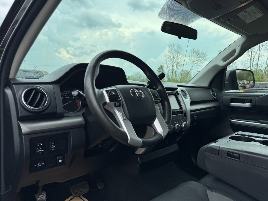 Used 2015 Toyota Tundra SR5 AWD/4WD image 14