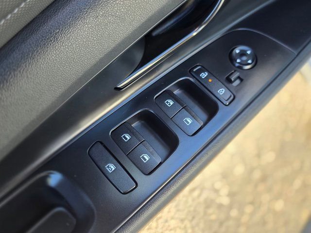 Certified 2025 Hyundai Elantra Sport image 18