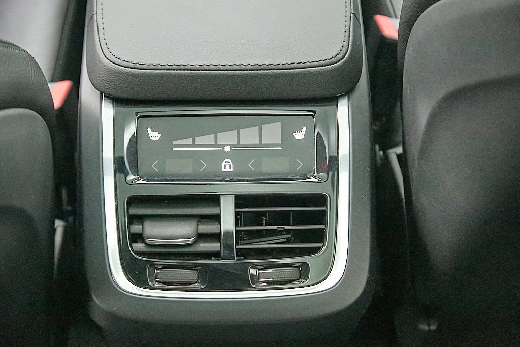 Certified 2023 Volvo XC90 B5 Plus image 25