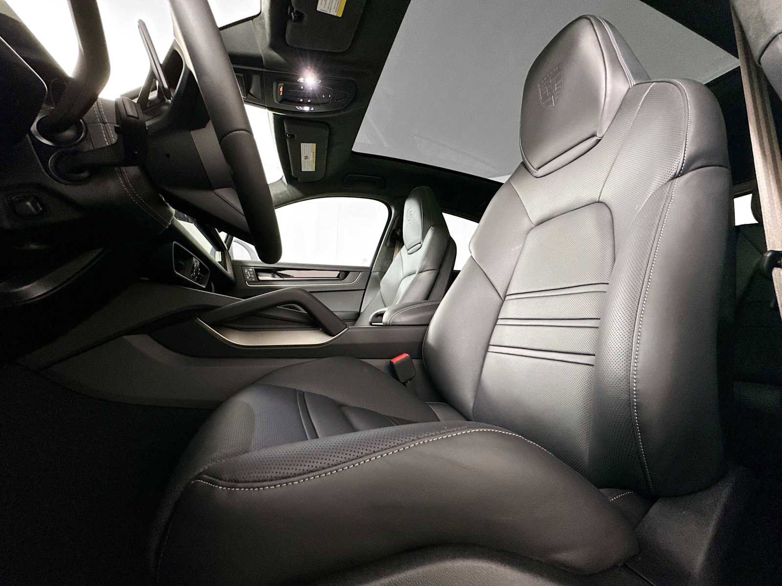 New 2025 Porsche Cayenne Turbo image 5