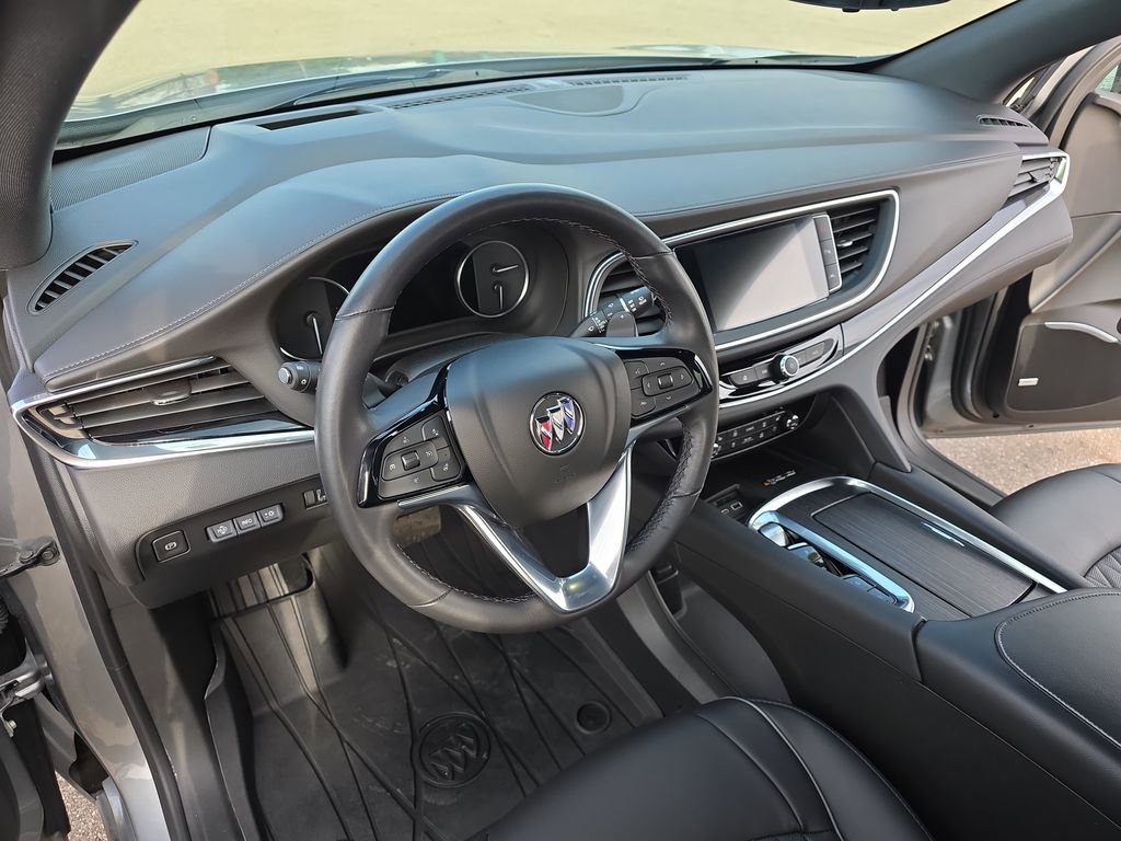 Used 2023 Buick Enclave Avenir w/ Avenir Technology Package image 17