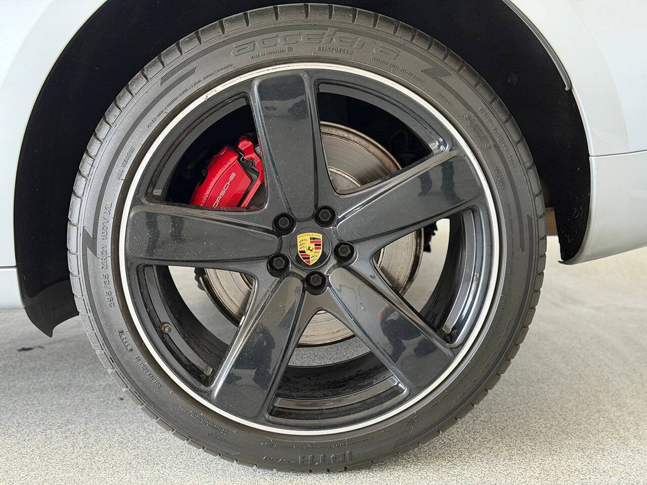 Used 2018 Porsche Macan Turbo AWD/4WD image 37